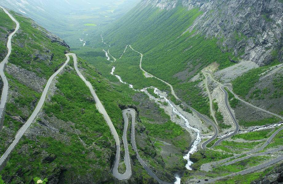 Коль-де-Турини — самая опасная серпантинная дорога в мире