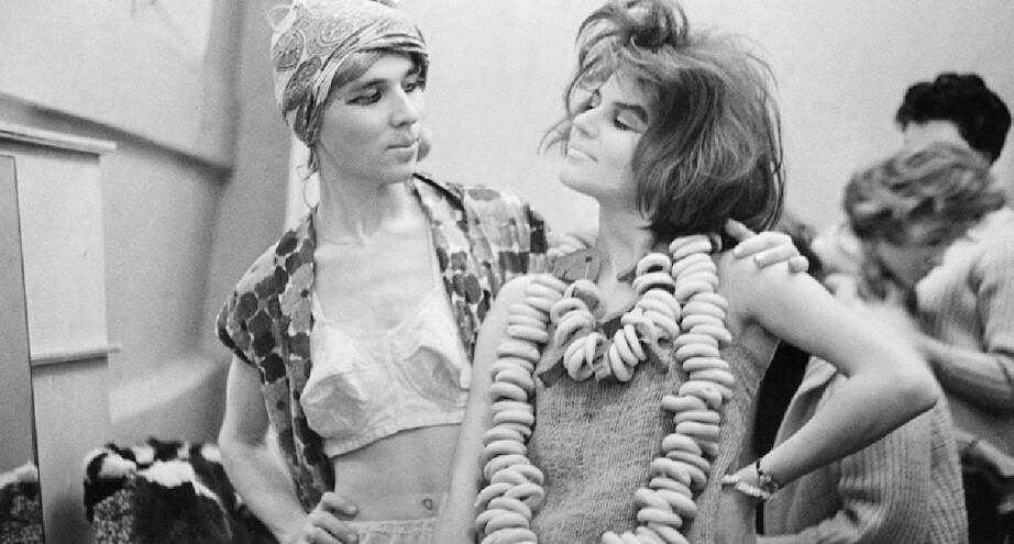 Фото дня: советские модели за кулисами, 1966 год