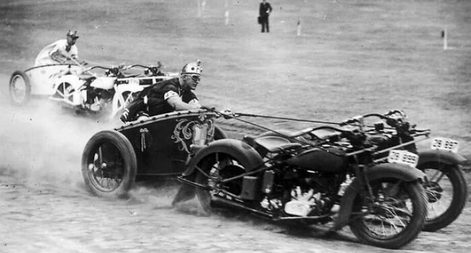 Фото дня: гонки на мотоциклетных колесницах, 1936