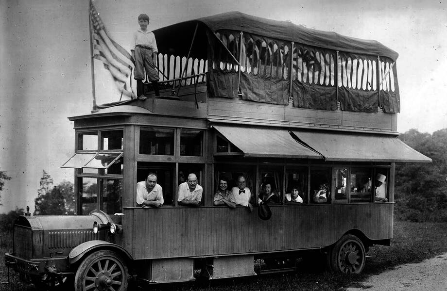 Сенсация из 1915 года: каким был первый автодом на колесах