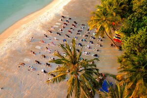 Гамак, океан, невесомость: йога в гамаках в Sun Siyam Olhuveli на Мальдивах